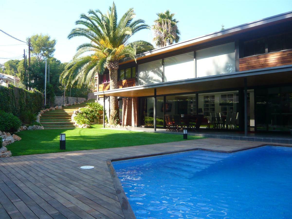 Villa Del Bosque Castelldefels Exterior photo